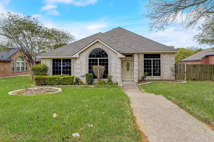 804 Kelsie Lane, Desoto, TX 75115