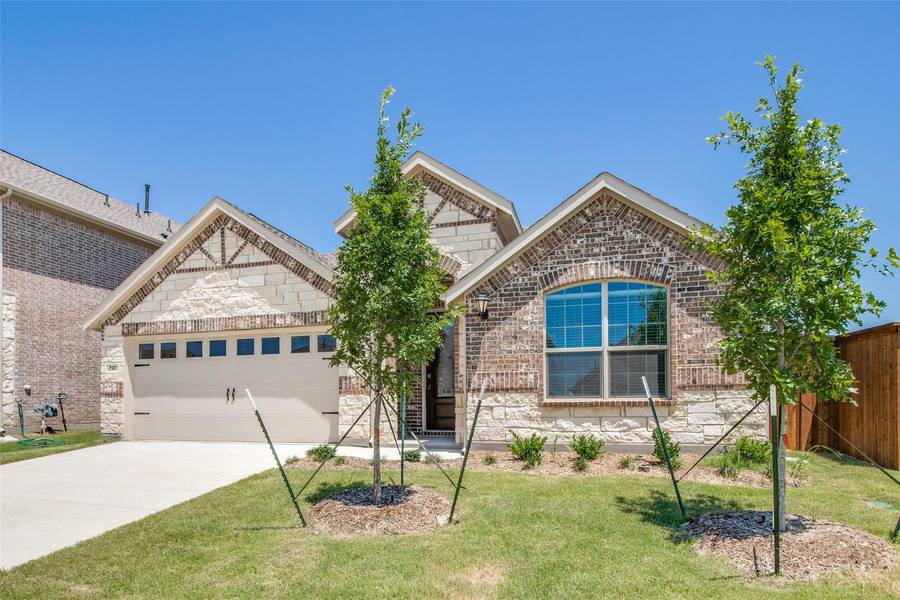 737 Pistachio Parkway, Forney, TX 75126