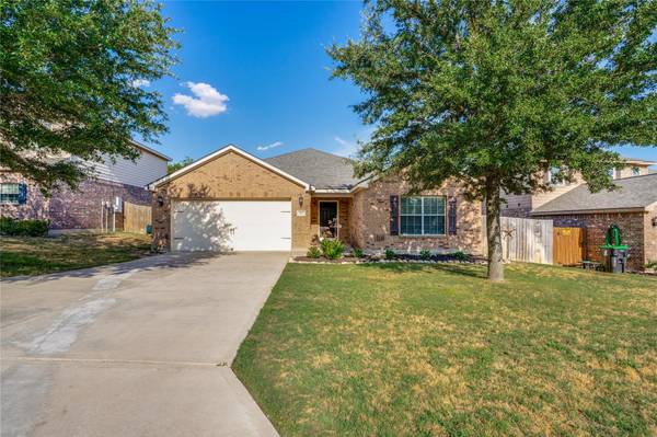 181 Buffalo Ridge Drive, Newark, TX 76071