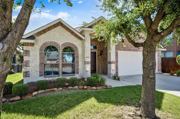 4029 Hunter Peak Road, Fort Worth, TX 76262