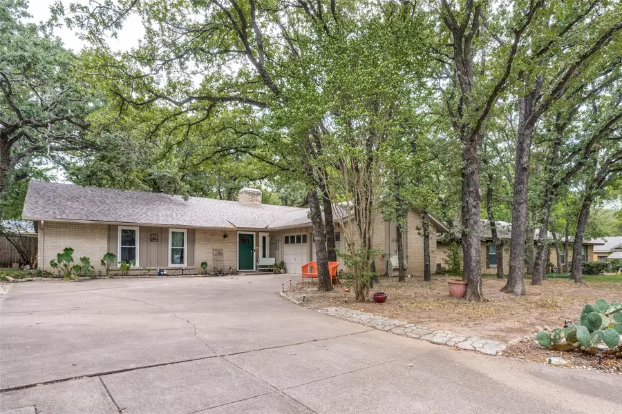 3502 Halifax, Arlington, TX 76013