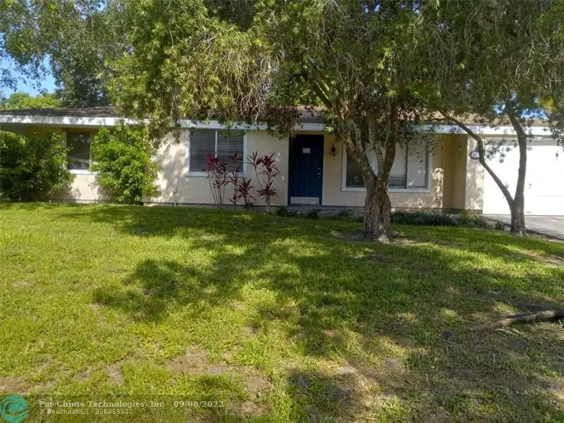 474 SW Kentwood Rd, Port Saint Lucie, FL 34953