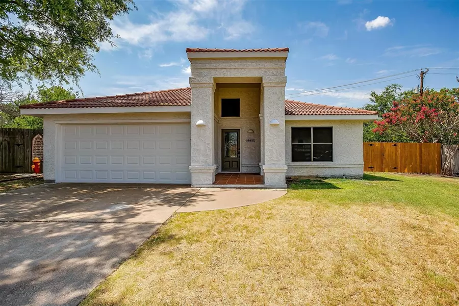 2300 Harvest Glen Court, Fort Worth, TX 76108