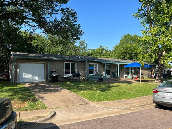 125 Vandenburg Drive, Denison, TX 75020