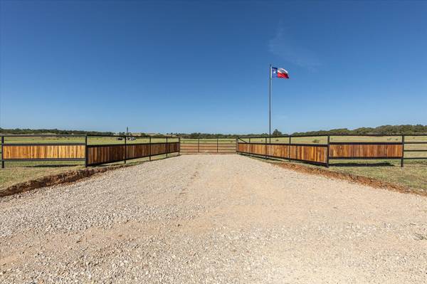 385 Private Road 1733, Stephenville, TX 76401