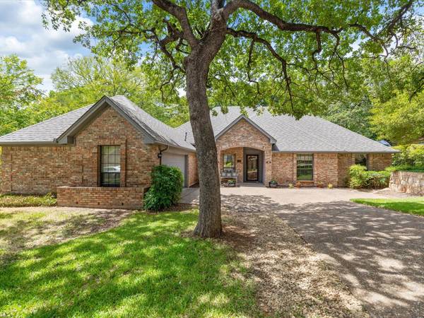 2712 Woodside Drive, Arlington, TX 76016