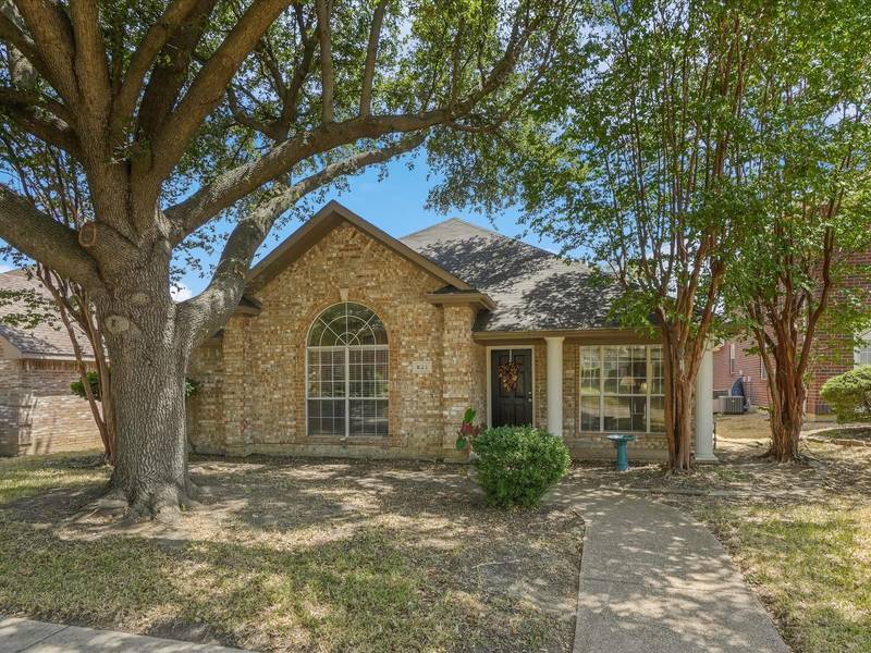 821 CHAPARRAL Drive, Grand Prairie, TX 75052