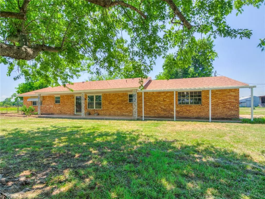 Mcloud, OK 74851,1 Oakridge Court