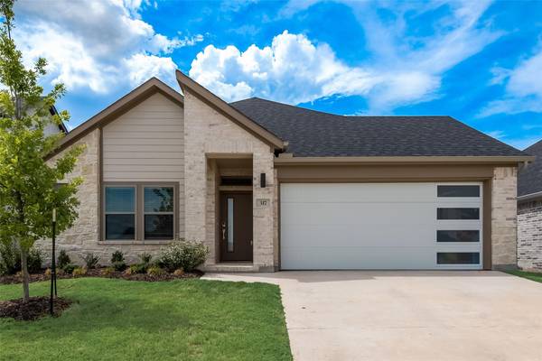 317 Adwood Drive, Waxahachie, TX 75165