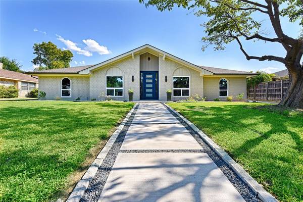 2712 S Surrey Drive, Carrollton, TX 75006