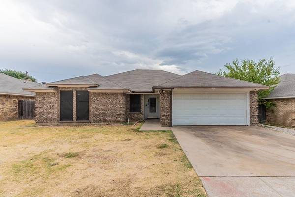 6303 Lotus Drive, Arlington, TX 76001