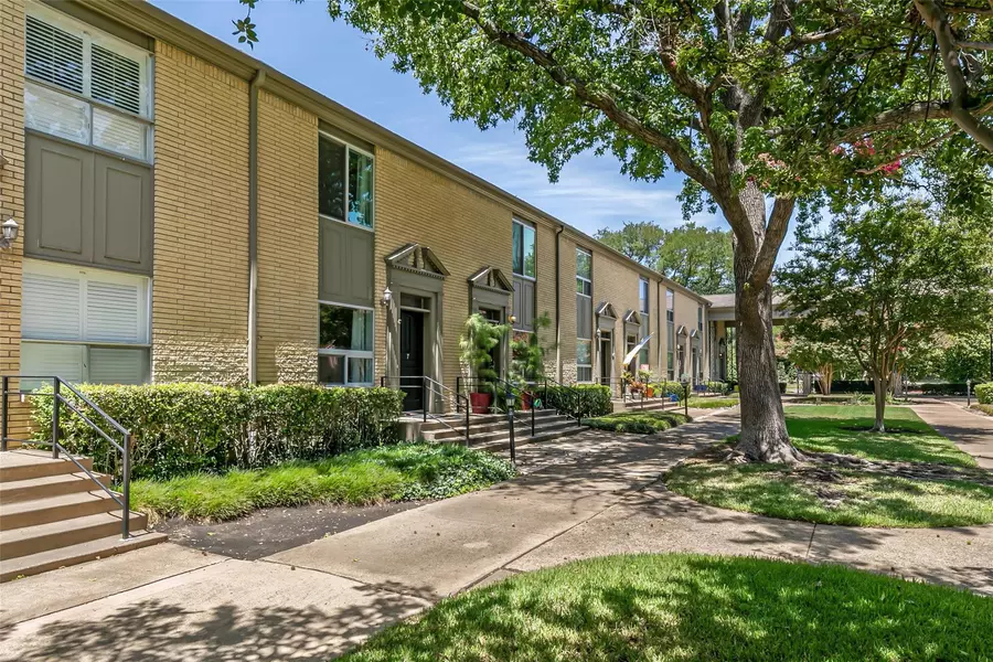 7506 W Northwest Highway #7, Dallas, TX 75225