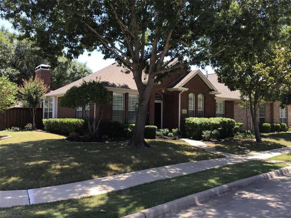 114 Stonecreek Drive, Irving, TX 75063