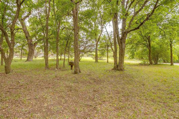 108 Deer Run Court, Cresson, TX 76035