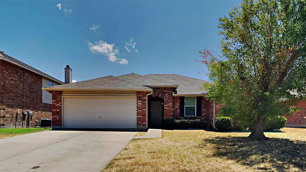 2143 Edgewood Drive, Grand Prairie, TX 75052