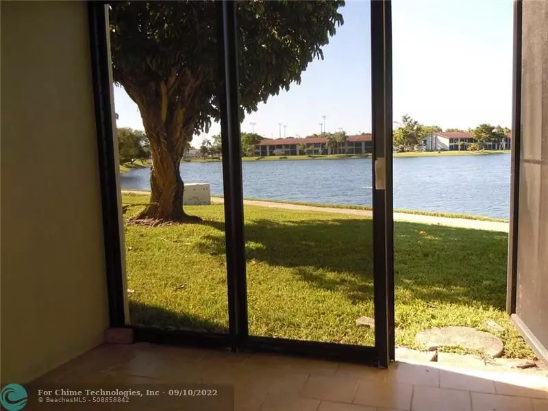 214 Lake Pointe Dr  #106, Oakland Park, FL 33309