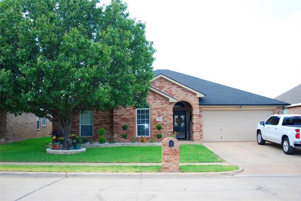 10524 Bear Creek Trail, Fort Worth, TX 76244