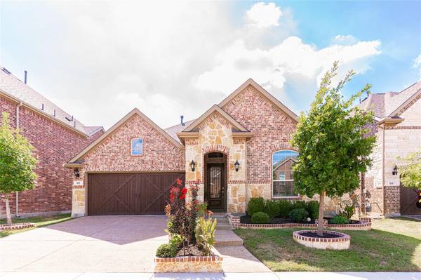 511 Pineview Drive, Euless, TX 76039