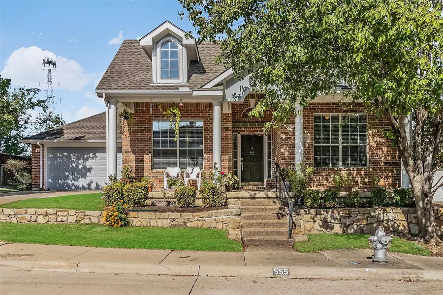 555 Southridge Way, Irving, TX 75063