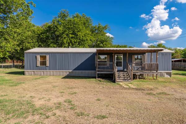 5817 Alecia Lane, Joshua, TX 76058