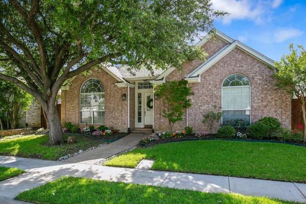 8517 Wellington Point Drive, Irving, TX 75063