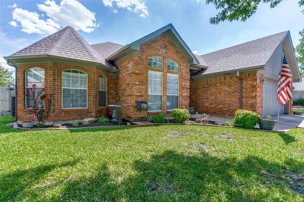 7032 Buenos Aires Drive, North Richland Hills, TX 76180