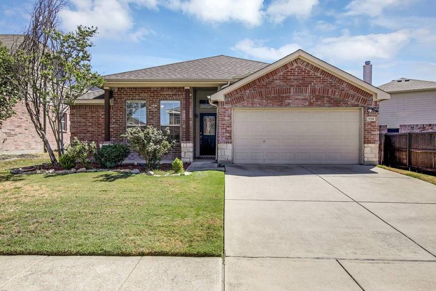 8744 Golden Sunset Trail, Fort Worth, TX 76244