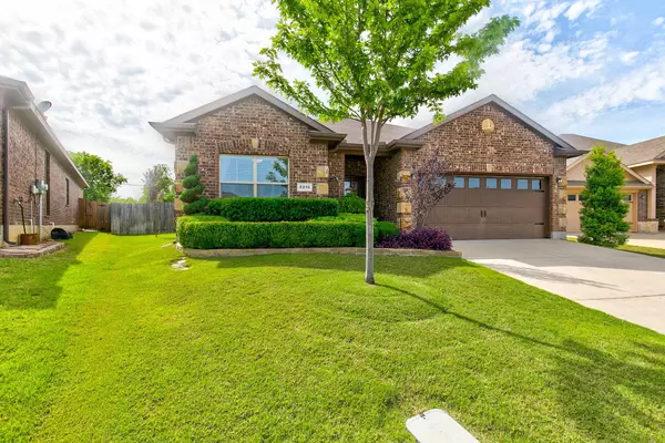 Arlington, TX 76001,5215 Prestwick Drive