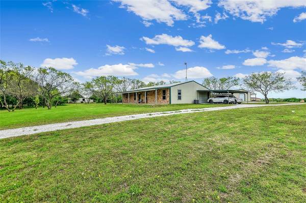 878 Swindle Road, Howe, TX 75459