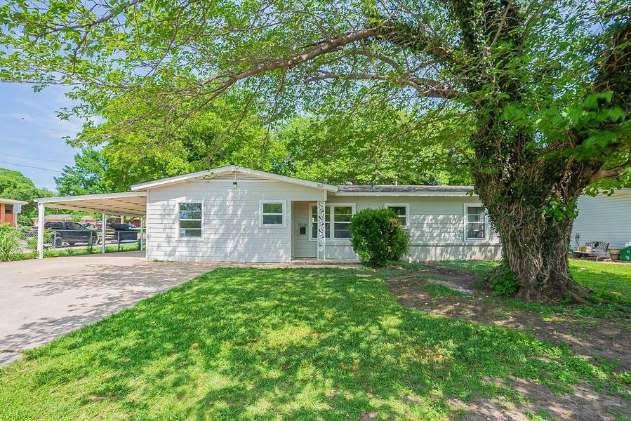 3636 Oakwood Street, Haltom City, TX 76117