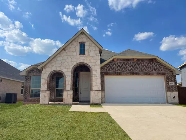 4728 Sassafras Drive, Fort Worth, TX 76036