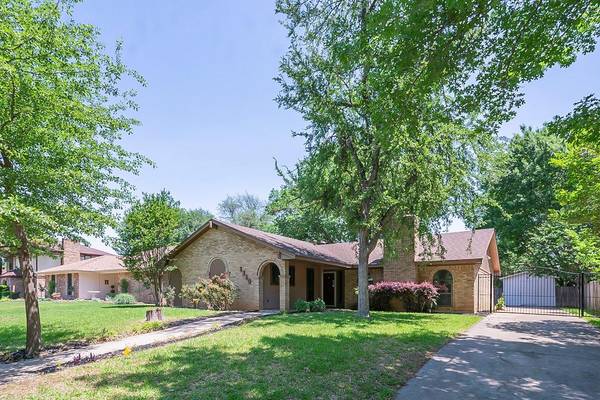 1310 Chestnut Road, Mansfield, TX 76063