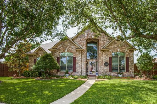 9022 Golden Pond Drive, Rowlett, TX 75089