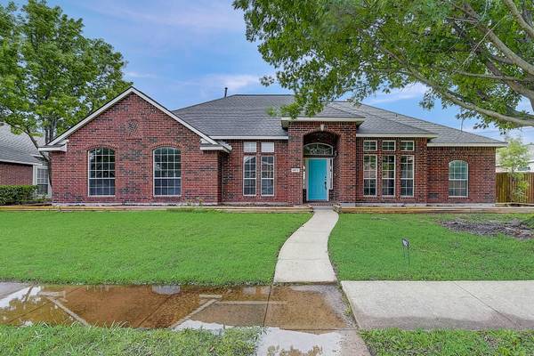 9002 Golden Pond Drive, Rowlett, TX 75089