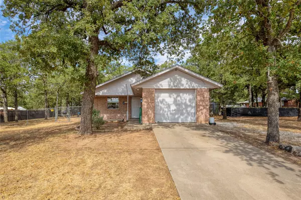 213 N Spring Branch Trail, Springtown, TX 76082