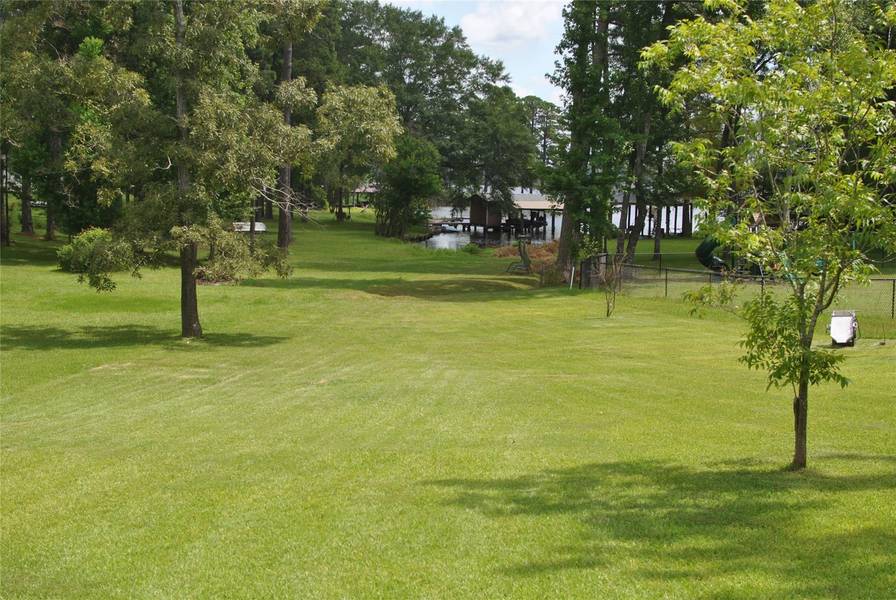 254 S Lakeshore Drive, Benton, LA 71006