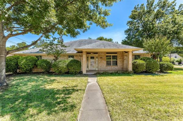 4115 Cimmaron Trail, Granbury, TX 76049