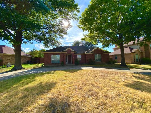 717 S PARKS Drive, Desoto, TX 75115