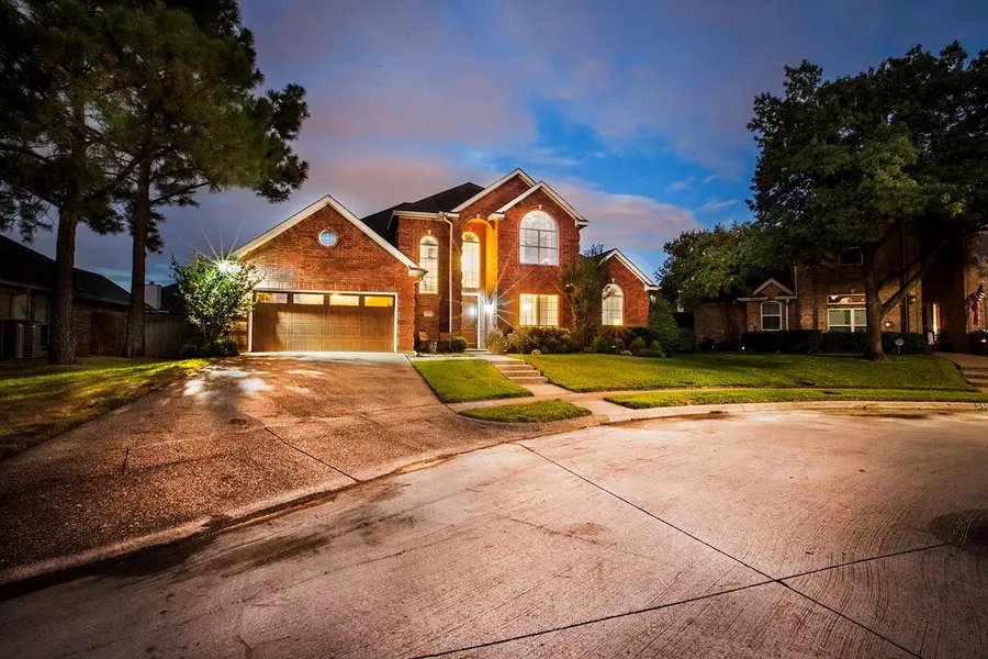 3105 Creekwood Court, Bedford, TX 76021