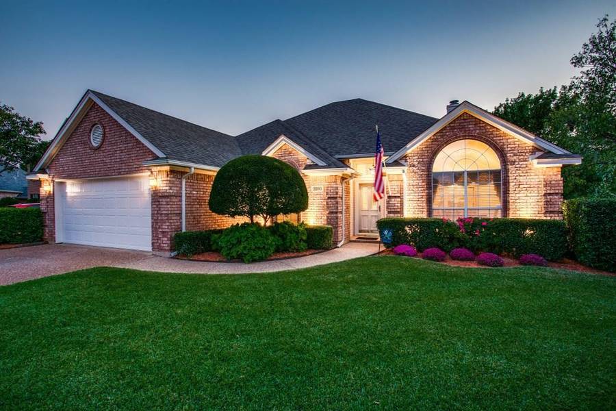 3100 Creekwood Court, Bedford, TX 76021