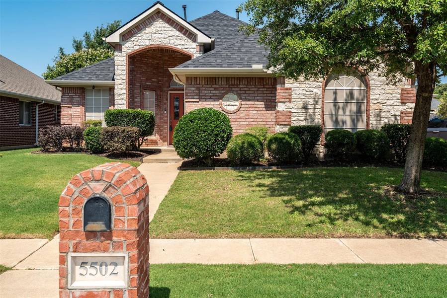 5502 Gateway Lane, Arlington, TX 76017