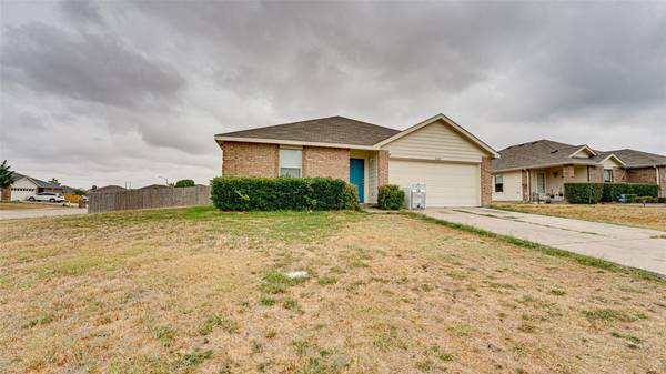 1824 Brookwood Drive, Terrell, TX 75160