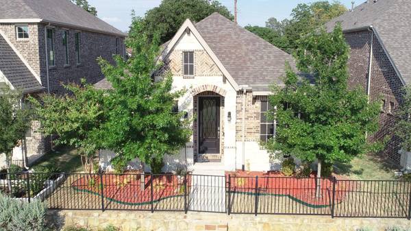 302 Julia Lane, Euless, TX 76040