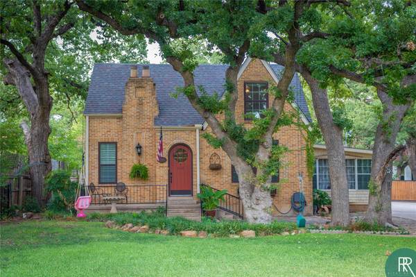 2004 Austin Avenue, Brownwood, TX 76801