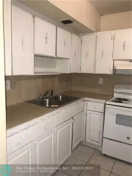 Lauderdale Lakes, FL 33311,3700 NW 21st St  #409