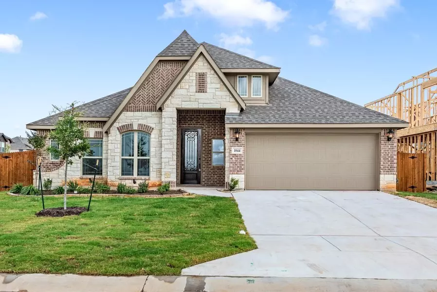 1044 Stonehaven Drive, Godley, TX 76044