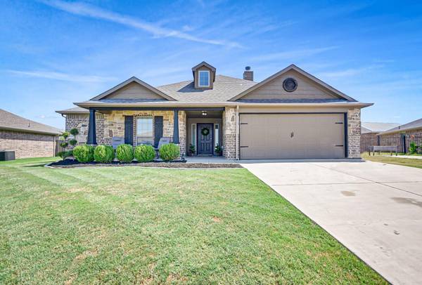 1806 Sabine Drive, Midlothian, TX 76065