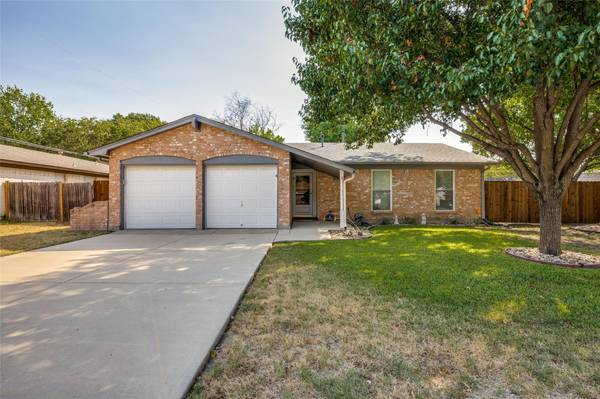 6054 Dunson Drive, Watauga, TX 76148