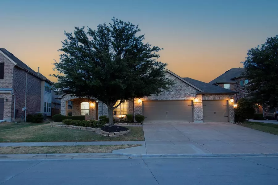 12616 Saratoga Springs Circle, Fort Worth, TX 76244