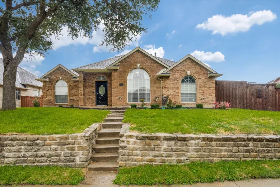 3623 Canyon Oaks Drive, Carrollton, TX 75007